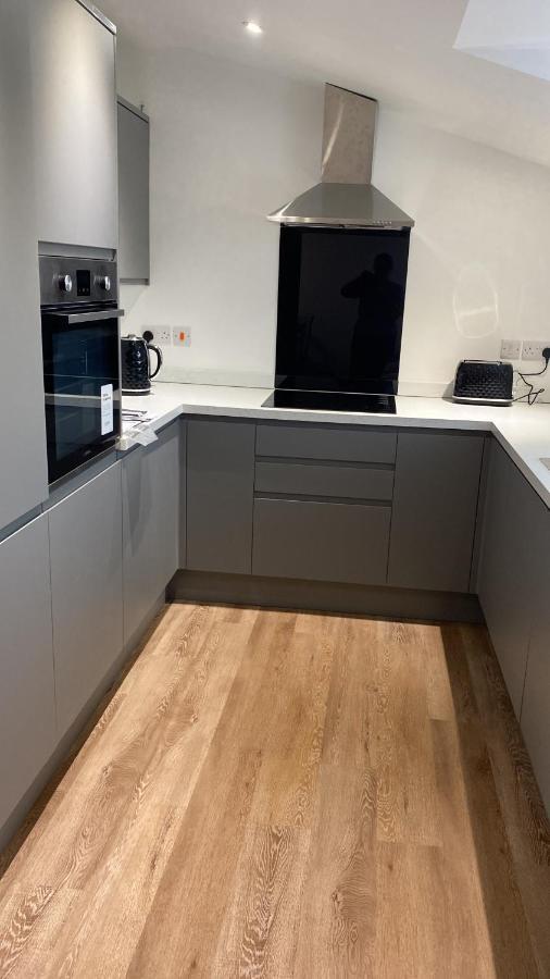 2 Bedroom Central Apartment Leek Exterior photo