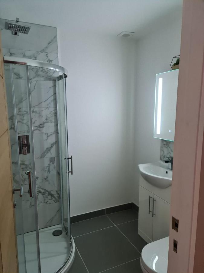 2 Bedroom Central Apartment Leek Exterior photo